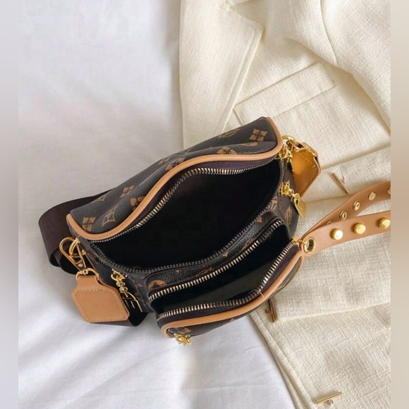 New Monogram Crossbody Bag - Picture 5 of 5